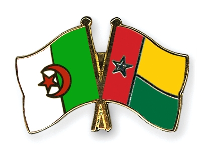Fahnen Pins Algerien Guinea-Bissau