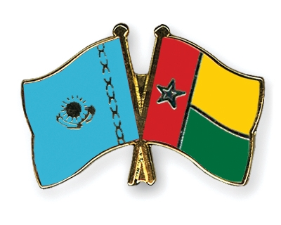 Fahnen Pins Kasachstan Guinea-Bissau