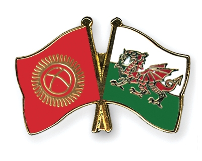 Fahnen Pins Kirgisistan Wales