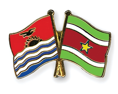 Fahnen Pins Kiribati Surinam