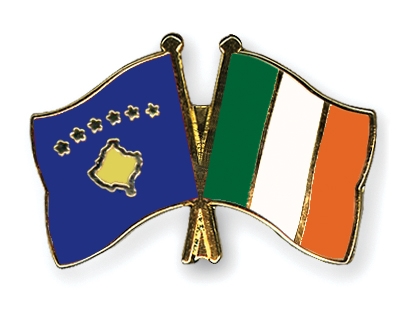 Fahnen Pins Kosovo Irland