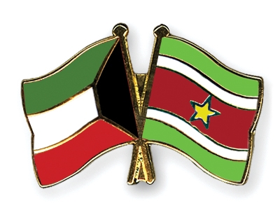 Fahnen Pins Kuwait Surinam