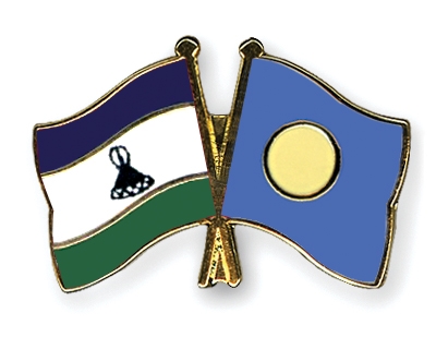 Fahnen Pins Lesotho Palau