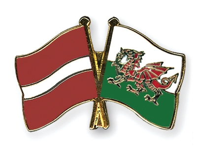 Fahnen Pins Lettland Wales