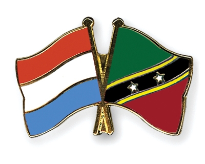 Fahnen Pins Luxemburg St-Kitts-und-Nevis