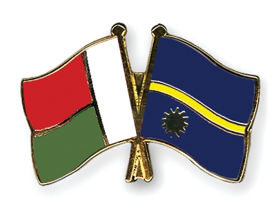 Fahnen Pins Madagaskar Nauru