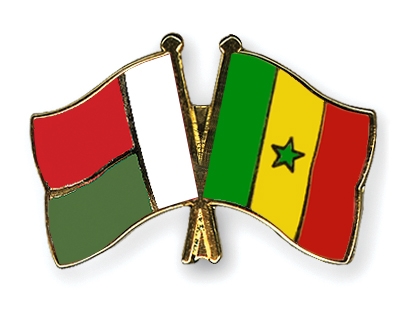 Fahnen Pins Madagaskar Senegal