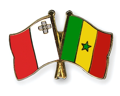 Fahnen Pins Malta Senegal