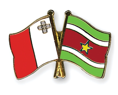 Fahnen Pins Malta Surinam