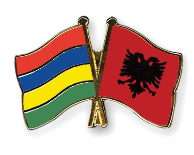 Fahnen Pins Mauritius Albanien