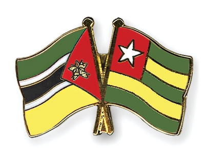 Fahnen Pins Mosambik Togo