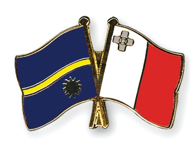 Fahnen Pins Nauru Malta