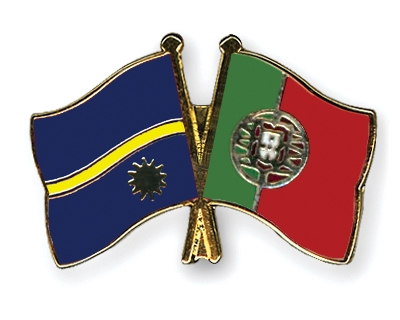 Fahnen Pins Nauru Portugal