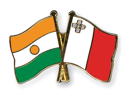 Fahnen Pins Niger Malta