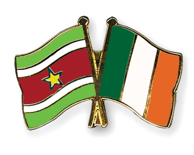 Fahnen Pins Surinam Irland