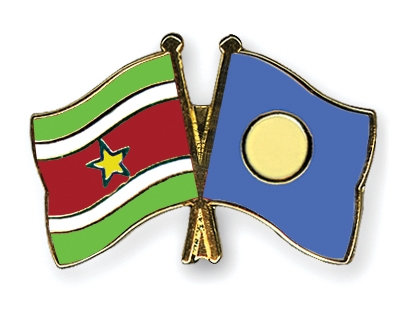 Fahnen Pins Surinam Palau