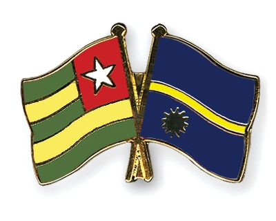 Fahnen Pins Togo Nauru