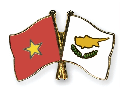 Fahnen Pins Vietnam Zypern