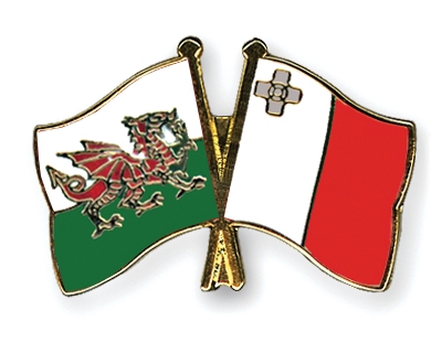 Fahnen Pins Wales Malta
