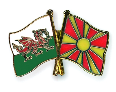 Fahnen Pins Wales Mazedonien