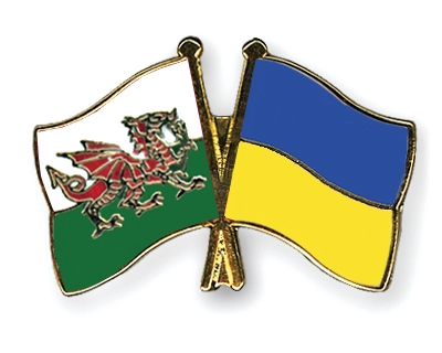 Fahnen Pins Wales Ukraine