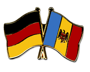 Crossed Flag Pins: Germany-Moldova