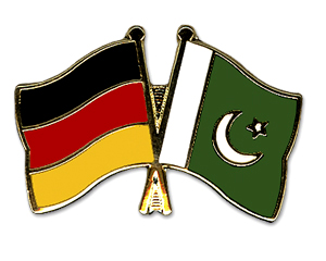 Crossed Flag Pins: Germany-Pakistan