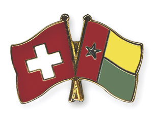 Crossed Flag Pins: Switzerland-Guinea-Bissau